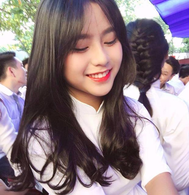 Timeless beauty, modern charm: Ao Dai School Girls Redefine Beauty