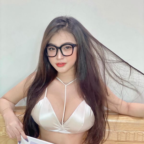 Phan Thi Bao Tran：自然美与精致性感