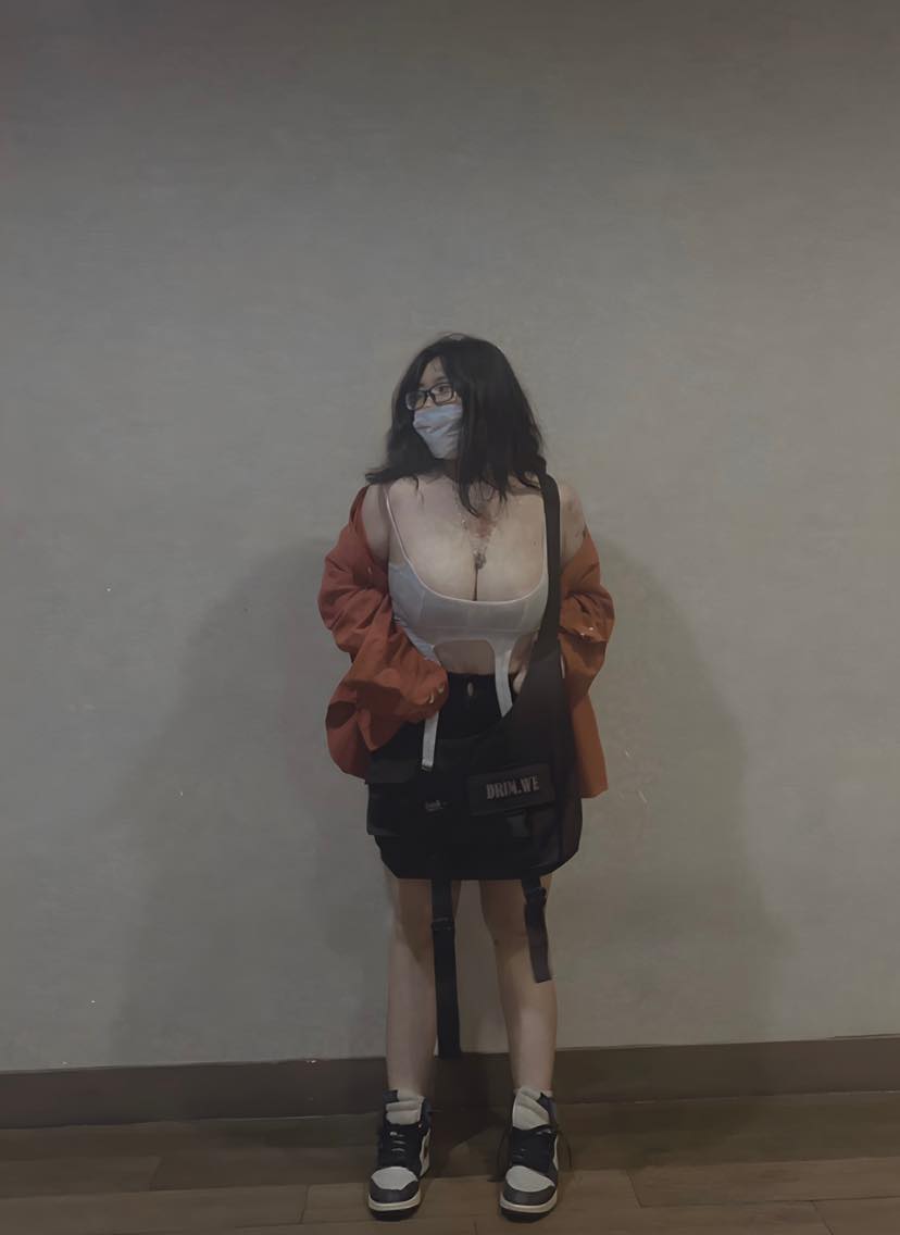 Bảo Trân: Khám Phá Sự Quyến Rũ và Sáng Tạo Trên OnlyFans