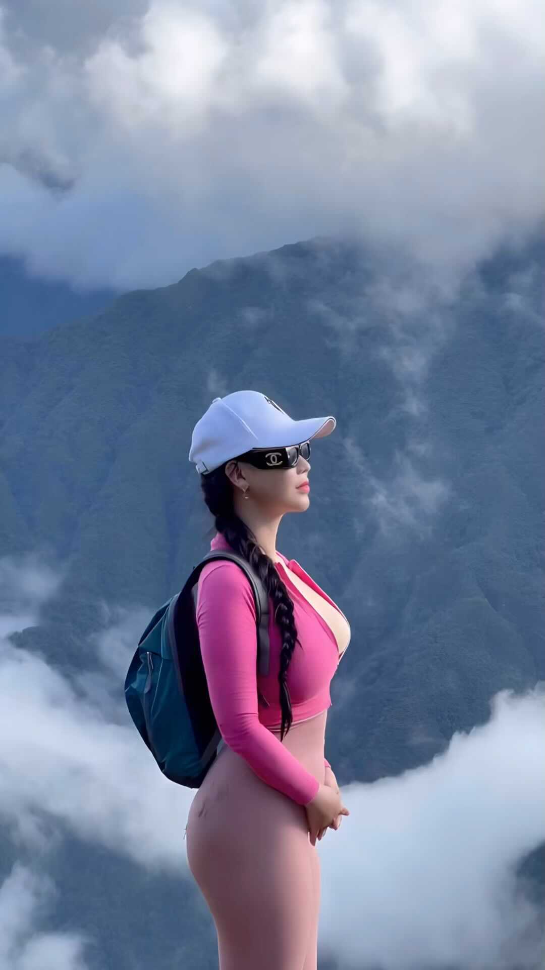 Nguyễn Thư 8894: Bức Họa Sống Động của Vẻ Đẹp Cá Tính và Phóng Khoáng(1)