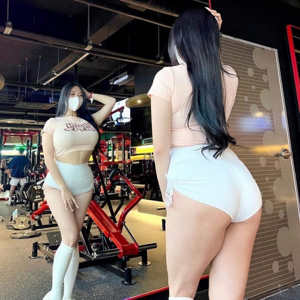 Sức Hút Khó Cưỡng: Gái Xinh Siêu Vòng 3 Tự Tin Đầy Gợi Cảm