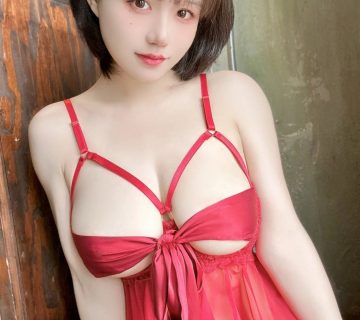 Chiyo Ogura: Melt Before Her Delicate Beauty