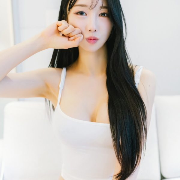 Bộ Ảnh Nóng 18+ Gái Xinh Yunjin 챌이: Bộ Ảnh "Moon Night Snap" Set 02 Trên OnlyFans