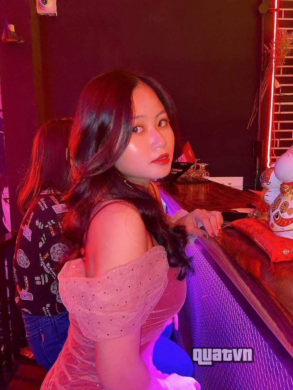 Thu Cúc: Sự Pha Trộn Giữa Tinh Tế Và Quyến Rũ