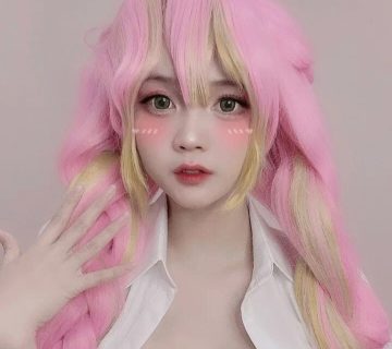 Hiino – Nghệ Thuật Gợi Cảm Trên OnlyFans