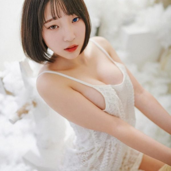 Inkyung97 – Biểu Tượng Mới Của Cảm Hứng Phong Cách Táo Bạo Và Khỏa Thân Nghệ Thuật