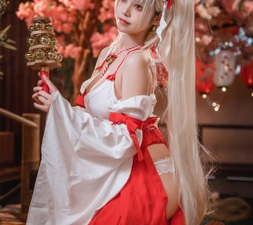 蜜汁猫裘 – Vẻ Đẹp Bí Ẩn Trong Bộ Cosplay "可畏巫女"