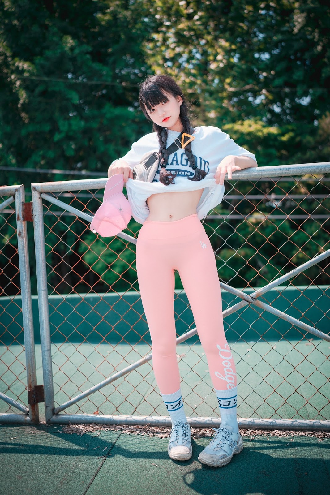 Jeong Jenny – Sự Kết Hợp Hoàn Hảo Giữa Phong Cách "Loose And Tight Pink"