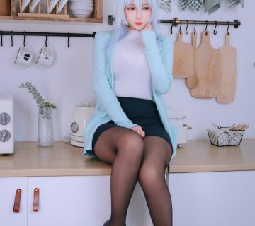 Rinaijiao 日奈娇 – Vẻ Đẹp Lạnh Lùng Trong Bộ Cosplay “未亡人雪女”